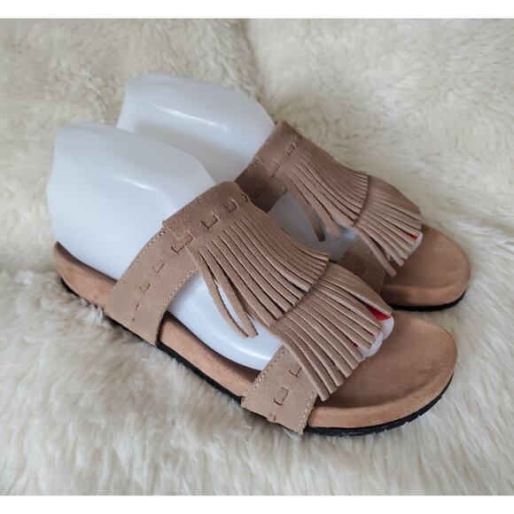 Minnetonka Slides Sandals Taupe Leather Low Heel Fringe Boho Slip On Women's 8 - Picture 1 of 8